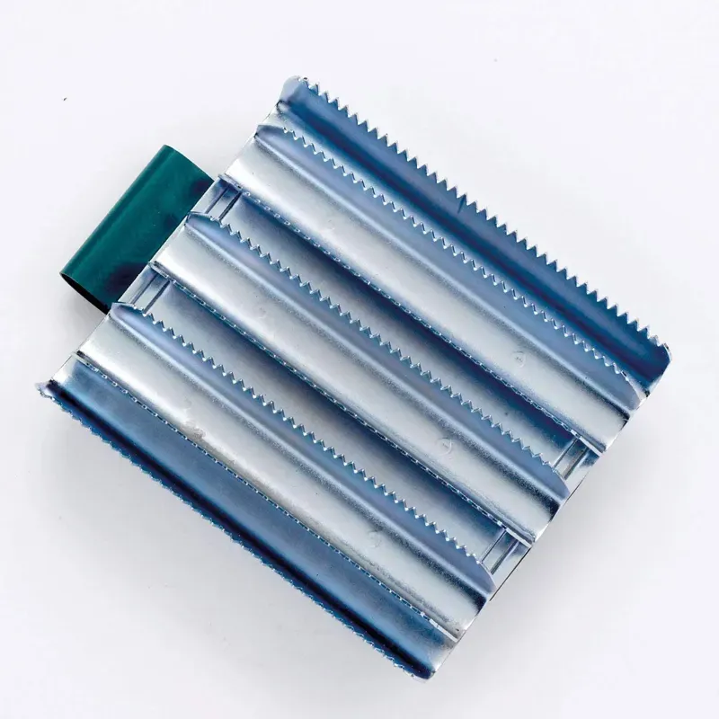 Lincoln Horse Care Accessories Military Metal Curry Comb in Silver