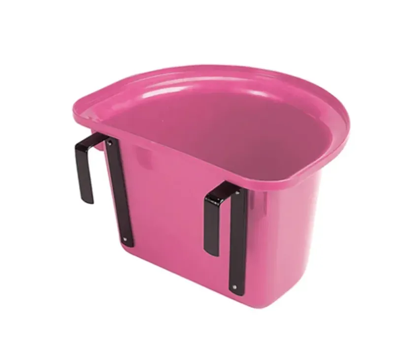 Stubbs Plastic Portable Manger in Pink