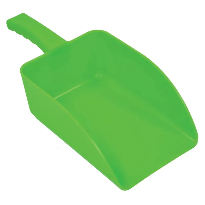 Harold Moore Feed Scoop in Green